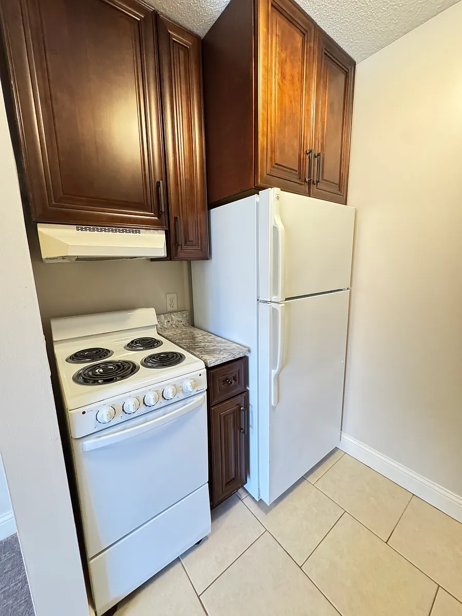 Building Photo - 1811 E St #3309
