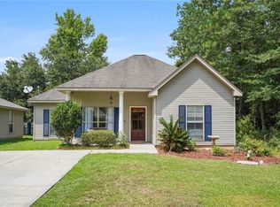 823 Chevreuil St, Mandeville, LA 70448