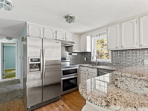 5th image of 353 Carver Rd