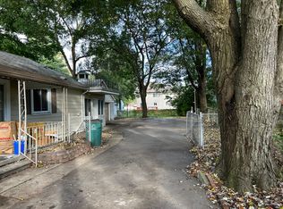 1788 Westwood Dr, Troy, MI 48083