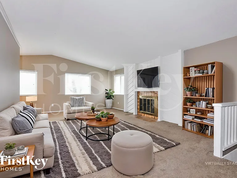 1 Berry Ct — Photo 3