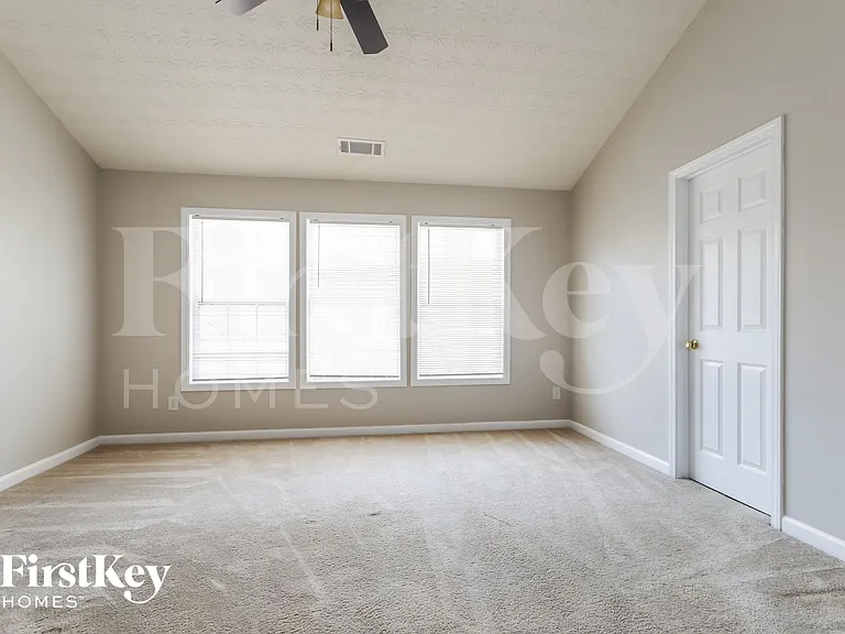 6919 Island Pointe Dr — Photo 8