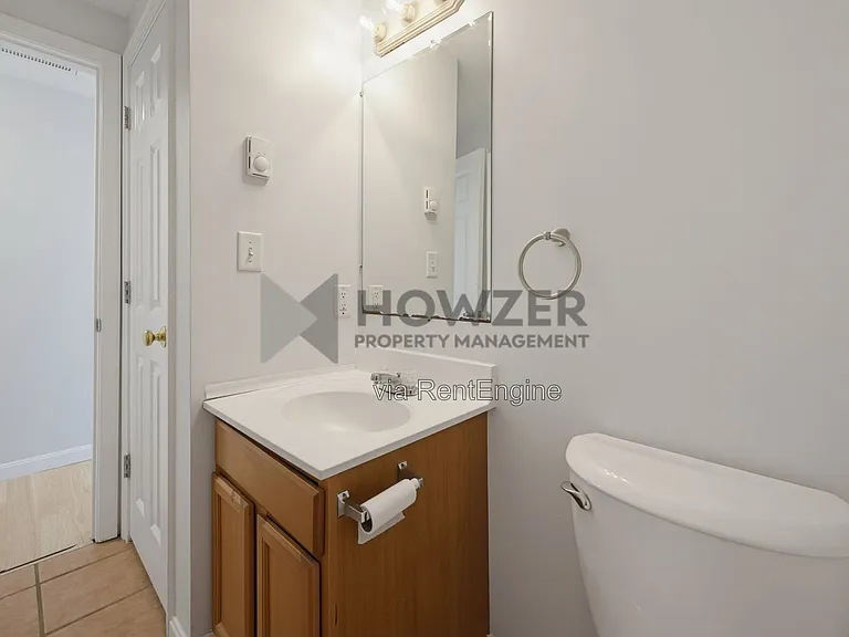 1029 Iyannough Rd #1D — Photo 14