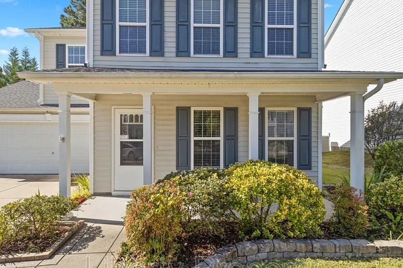 3 bed, 2.5 bath, $1,700 — Photo 2
