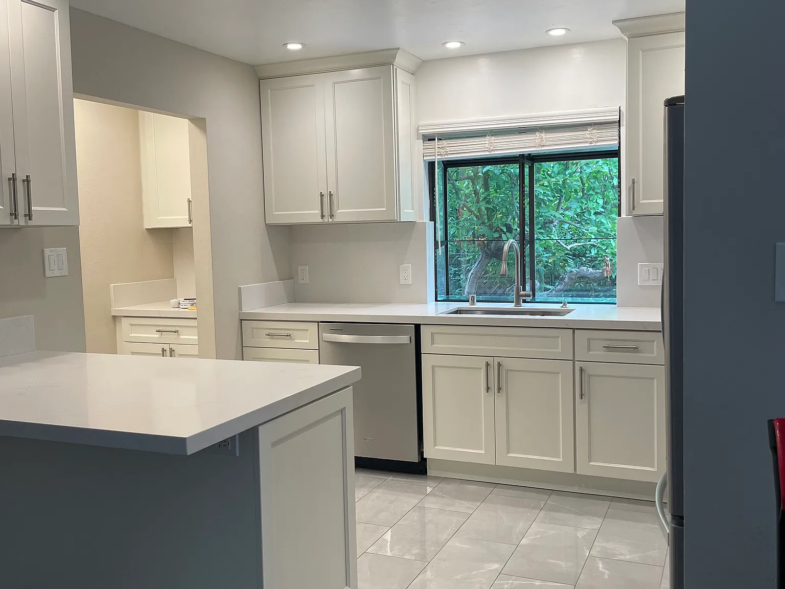 3 bed, 1362 sqft, $5,200 — Photo 3