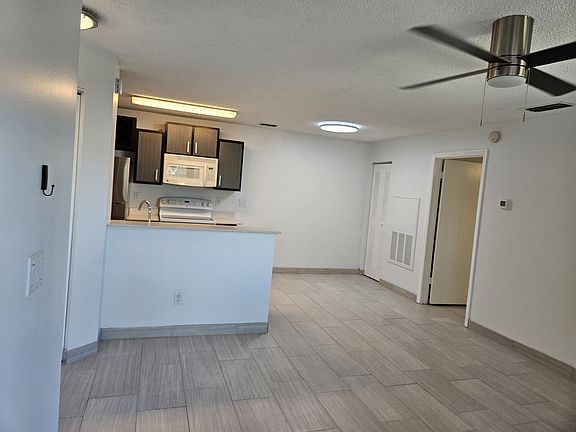 4th image of 2585 Grassy Point Dr #0
