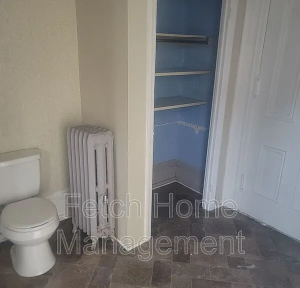 49-51 W Market St #2R — Photo 7