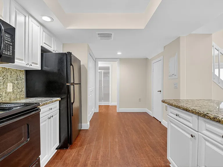 204 Andover Ct — Photo 13