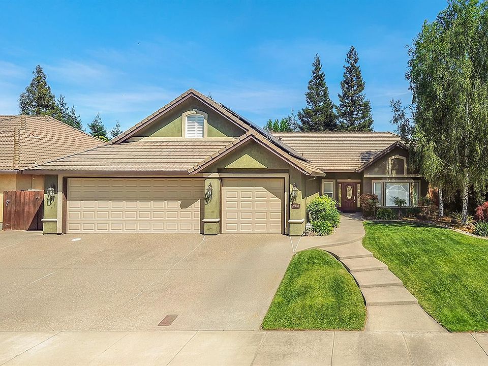 2nd image of 19538 Windrift Way