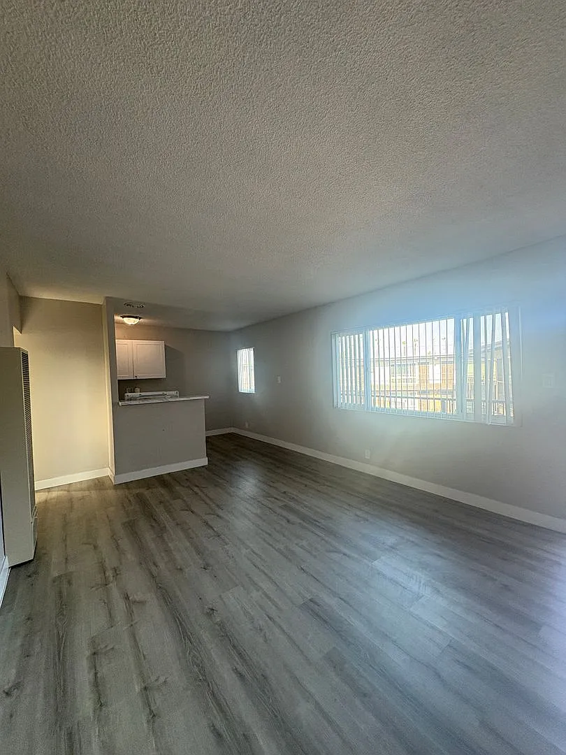 Building Photo - Marine Bay Apartments