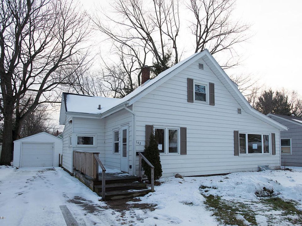 1st image of 142 32nd St N