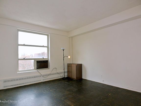 5th image of 80 La Salle St APT 6F