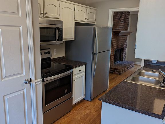 The kitchen has Stainless Steel Appliances!