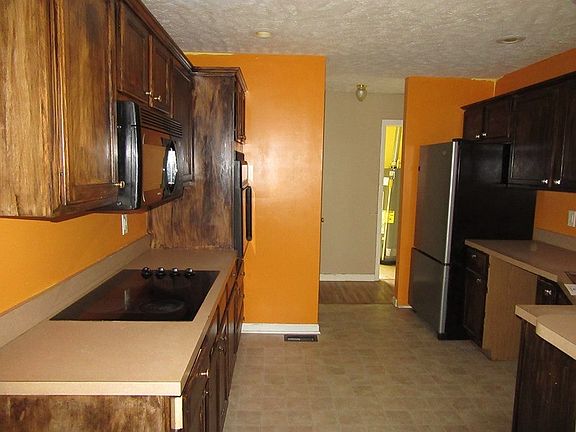 3rd image of 340 Station Dr