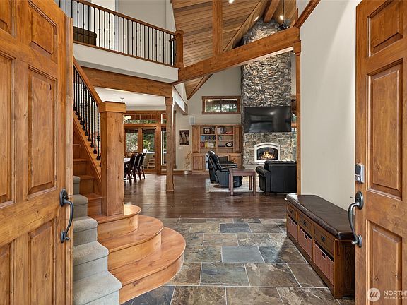 3rd image of 51 Lily Court