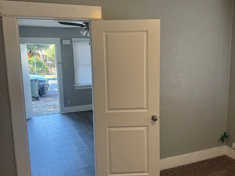 142 W Valencia Dr — Photo 18