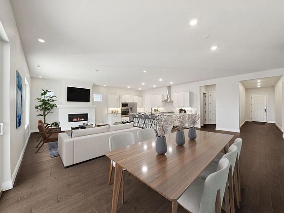 Great Room Dining Virtually Staged