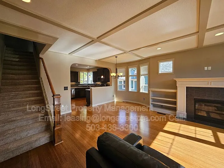 6458 NE 8th Ave — Photo 5