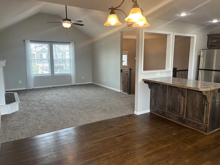 947 N Cypress Cir — Photo 9