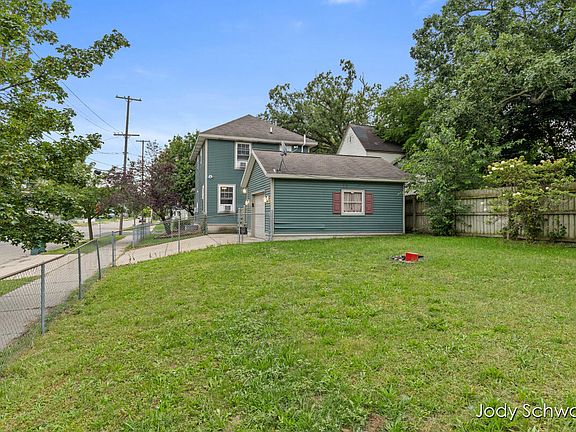 5th image of 1101 Cass Ave SE