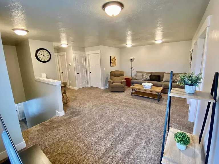 275 E 1725 N #4 — Photo 6