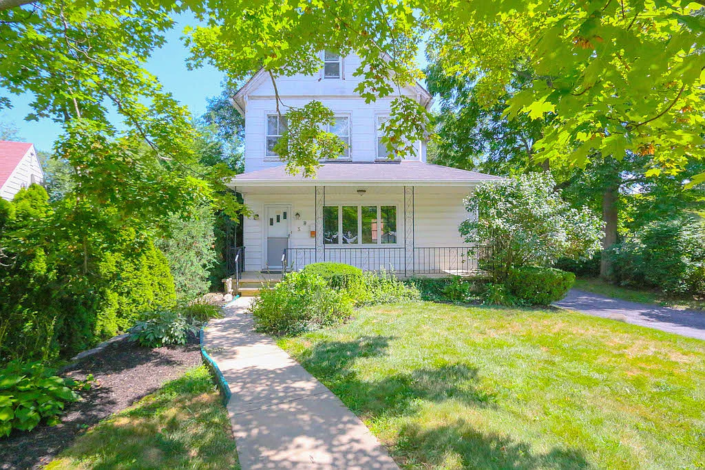 4 bed, 1900 sqft, $3,800 — Photo 1