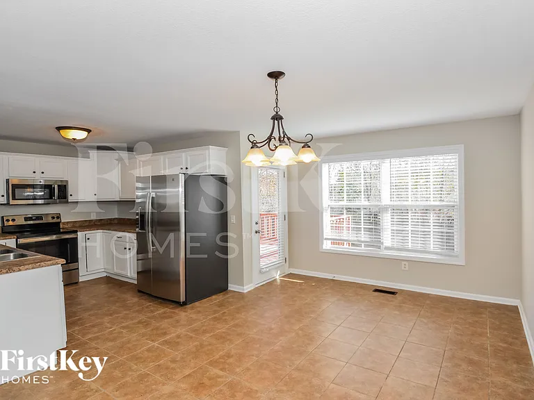 3713 Jolene Ct — Photo 5