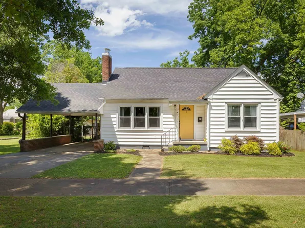 1013 2nd St, Tuscumbia, AL 35674