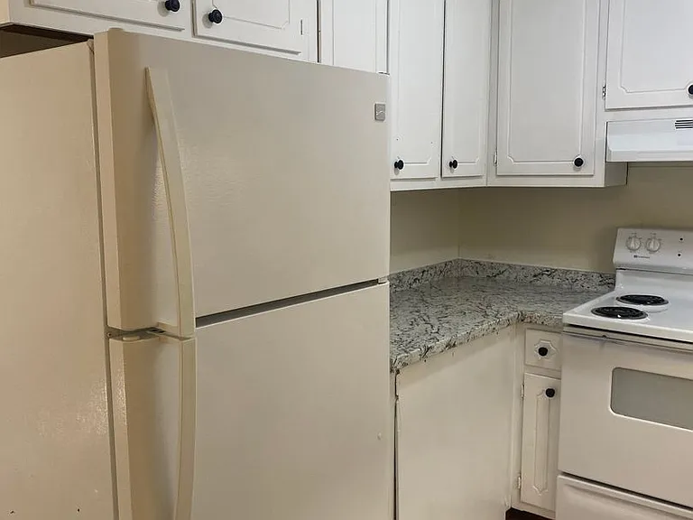 Jeffersonian Apartments — Photo 12