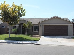 5270 E Garrett Ave, Fresno, CA 93725