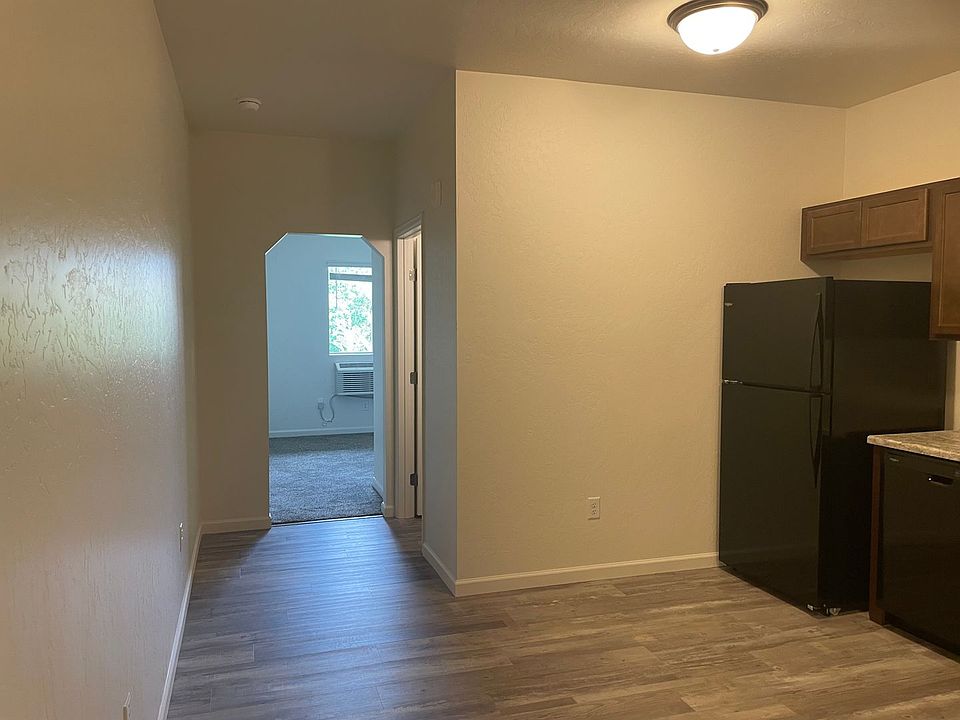 2nd image of 518 28th Rd #207