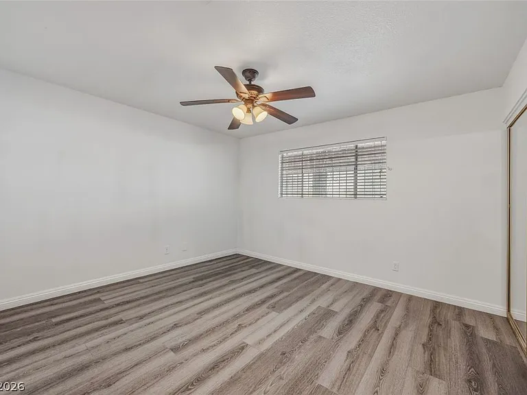 6760 W Oakey Blvd — Photo 31