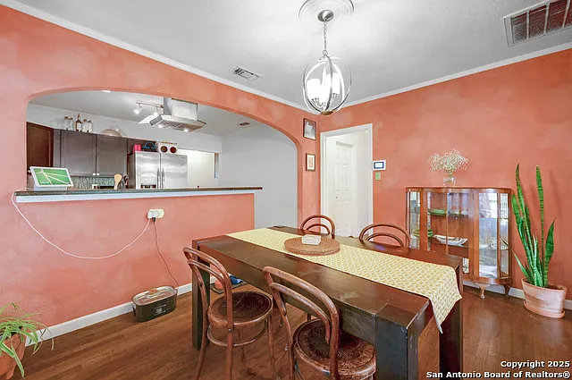 2231 W Woodlawn Ave — Photo 11