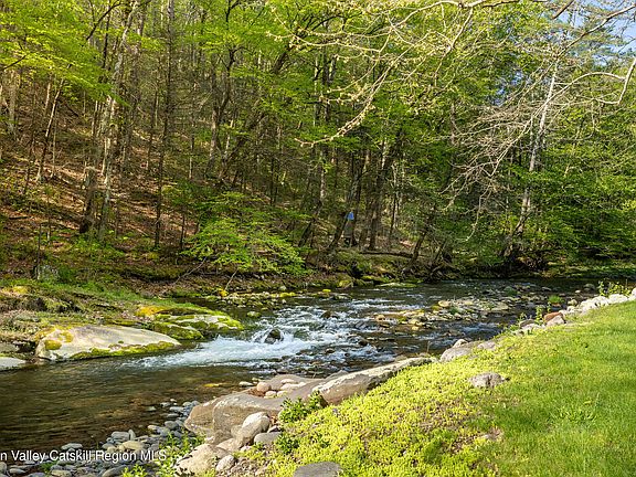 5th image of 203 Watson Hollow Road