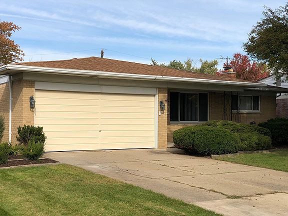 2nd image of 33455 Elgin Ct