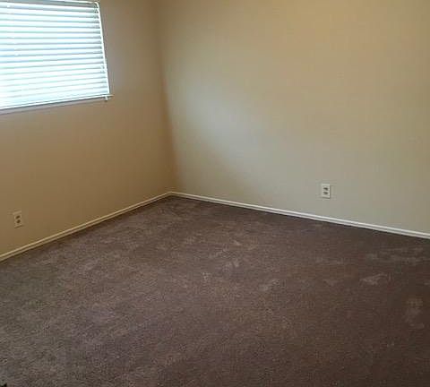 5th image of 420 Maple Ave APT 3