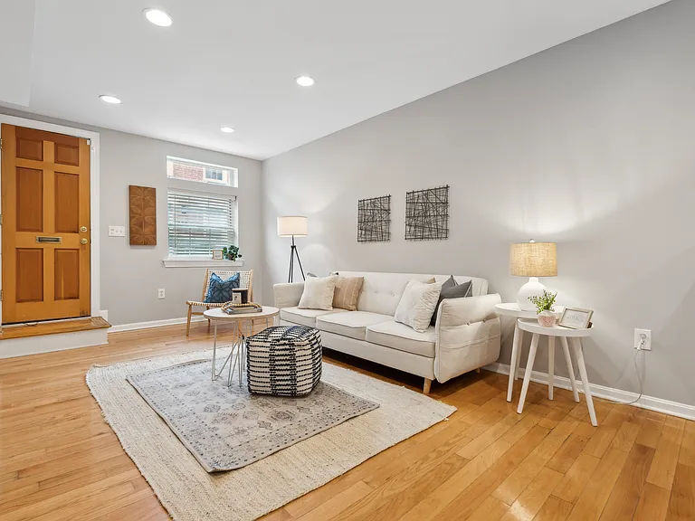 2023 Portugal St — Photo 3