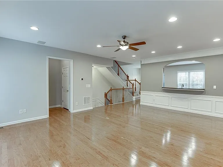 2801 Loftview Sq — Photo 12