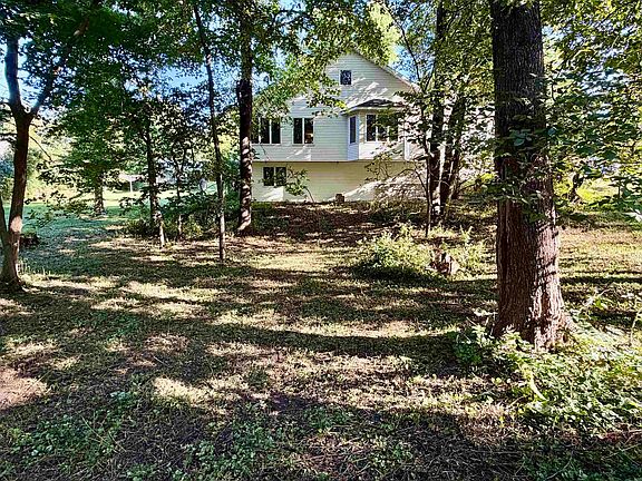 5th image of 903 Ridge Rd