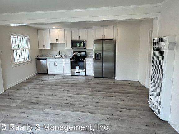 2nd image of 5015 Genevieve Ave