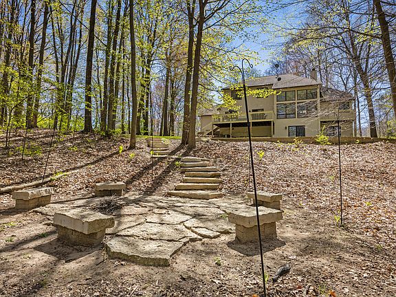 3rd image of 15056 Oakwood Dr