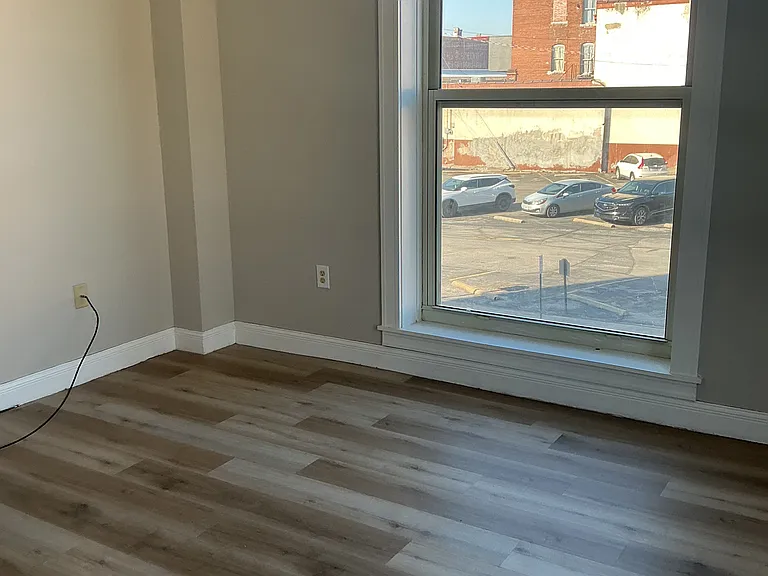 Drake Hotel Apartments — Photo 8