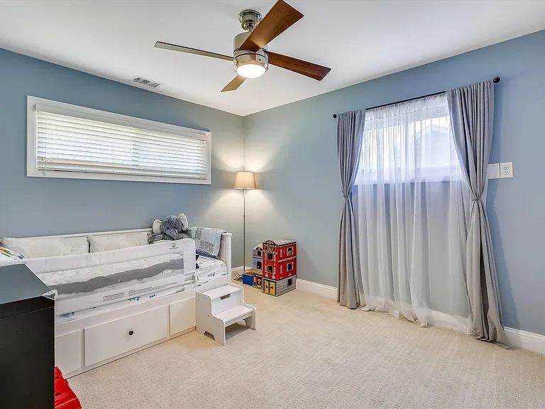 2nd bedroom