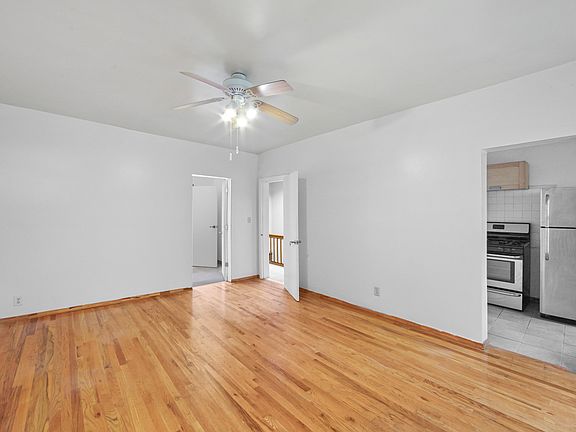 3rd image of 927 Bedford Ave Floor 2