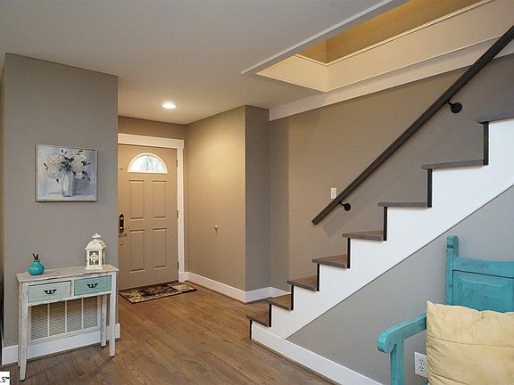 3rd image of 505 Leyswood Dr