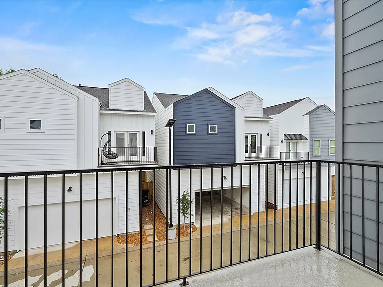 107 Tolima Dove St — Photo 17