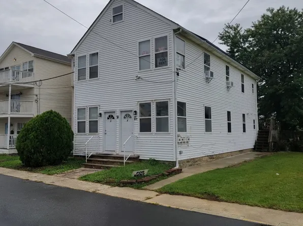 32 Bay Ave APT 4, Keansburg, NJ 07734