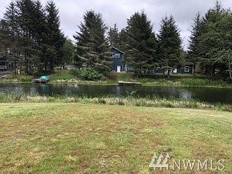 2nd image of 610 Olallie Cir SE