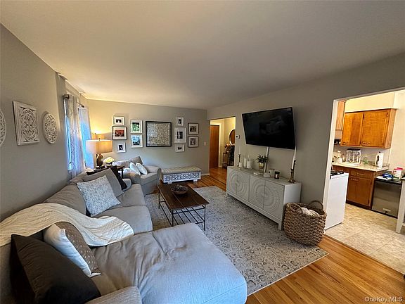 4th image of 20 Fisher Ave APT 2