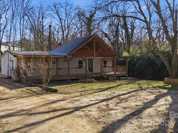 102 Garnett Trace Rd, Franklin, NC 28734